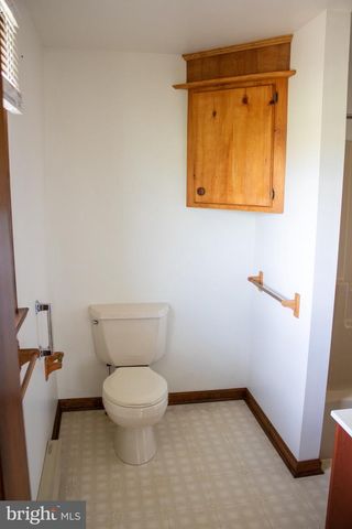 5237 SUNSET LN, Gap, PA 17527