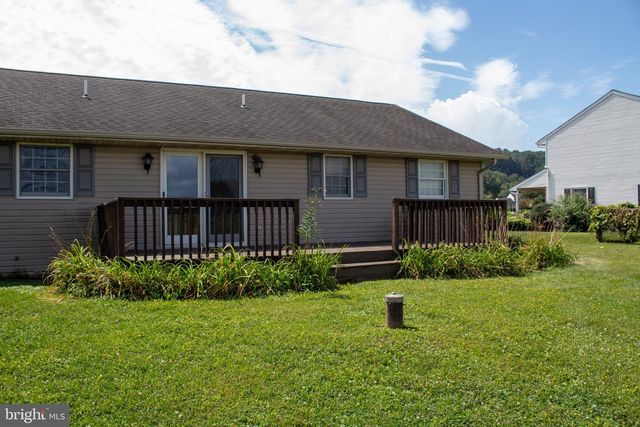 5237 SUNSET LN, Gap, PA 17527