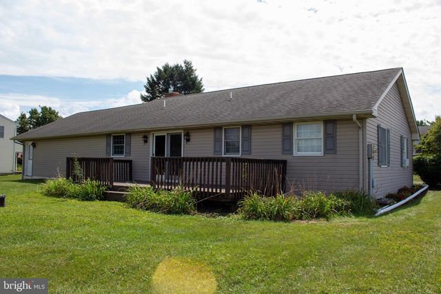 5237 SUNSET LN, Gap, PA 17527