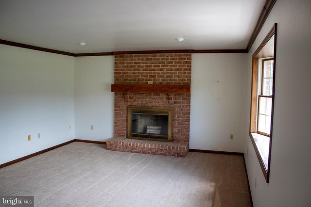 5237 SUNSET LN, Gap, PA 17527