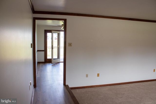 5237 SUNSET LN, Gap, PA 17527
