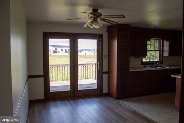 5237 SUNSET LN, Gap, PA 17527