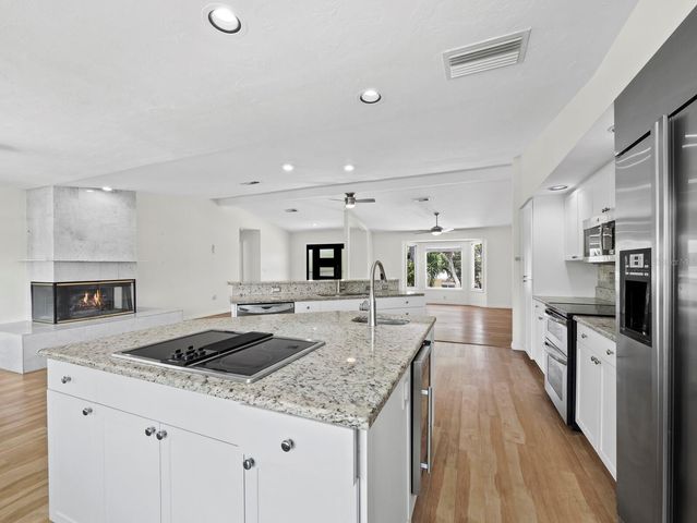 521 CUMMINGS STREET, Sarasota, FL 34242
