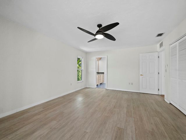 521 CUMMINGS STREET, Sarasota, FL 34242