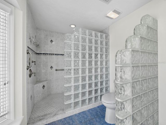 521 CUMMINGS STREET, Sarasota, FL 34242