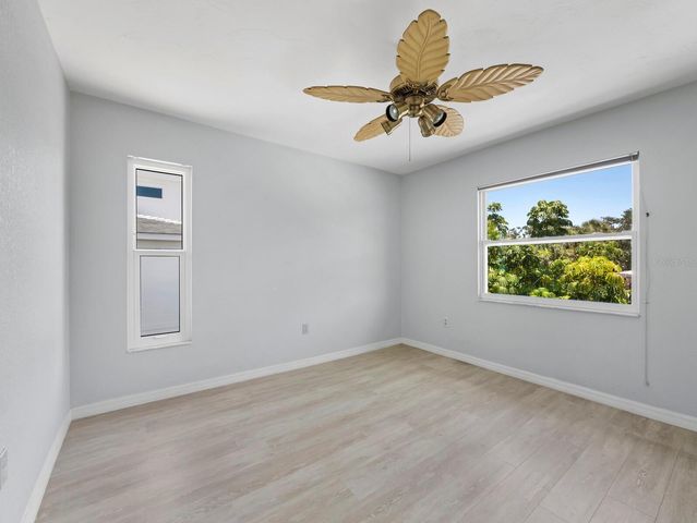 521 CUMMINGS STREET, Sarasota, FL 34242