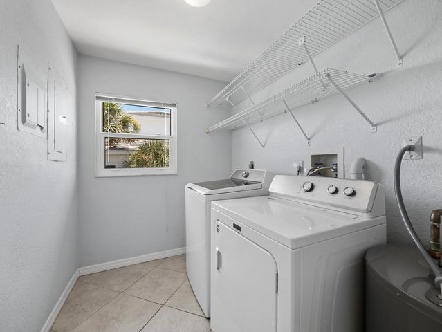 521 CUMMINGS STREET, Sarasota, FL 34242