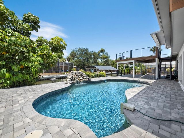 521 CUMMINGS STREET, Sarasota, FL 34242