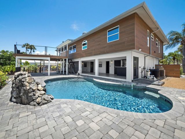 521 CUMMINGS STREET, Sarasota, FL 34242