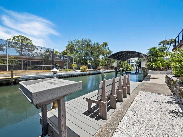 521 CUMMINGS STREET, Sarasota, FL 34242