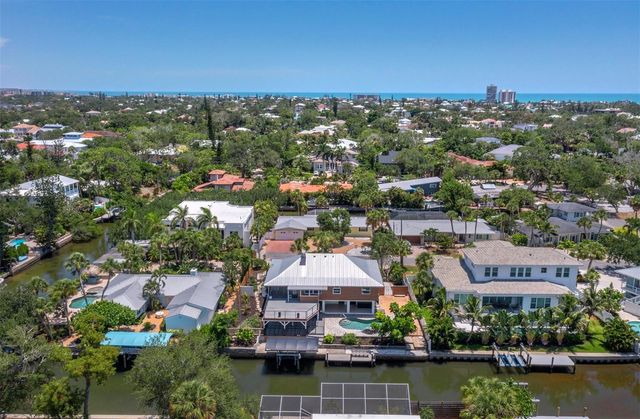 521 CUMMINGS STREET, Sarasota, FL 34242