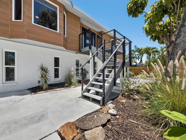 521 CUMMINGS STREET, Sarasota, FL 34242