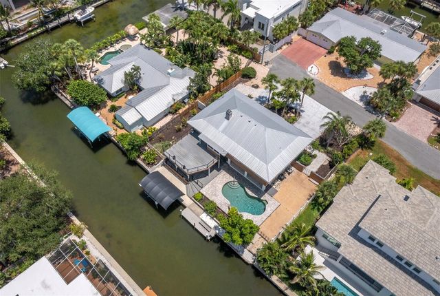 521 CUMMINGS STREET, Sarasota, FL 34242