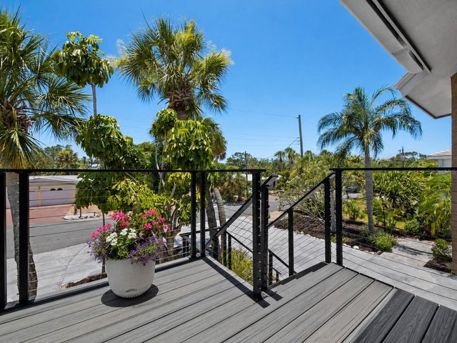 521 CUMMINGS STREET, Sarasota, FL 34242