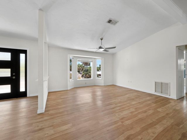 521 CUMMINGS STREET, Sarasota, FL 34242