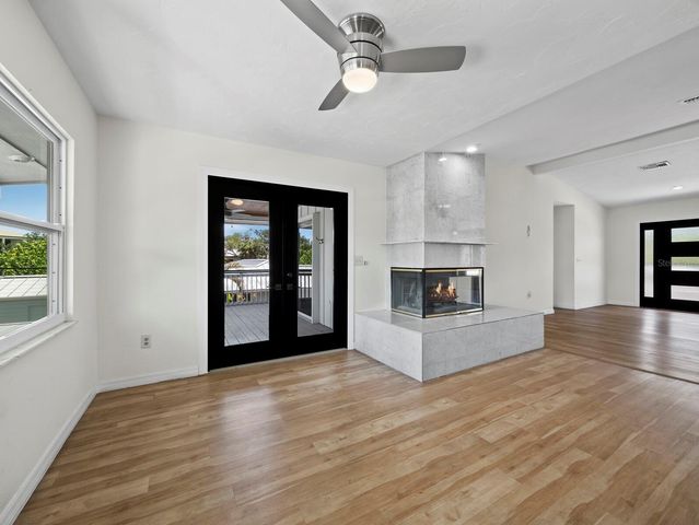521 CUMMINGS STREET, Sarasota, FL 34242