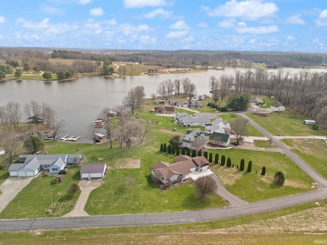4 Orchard Road, Loogootee, IN 47553