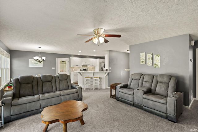4 Orchard Road, Loogootee, IN 47553