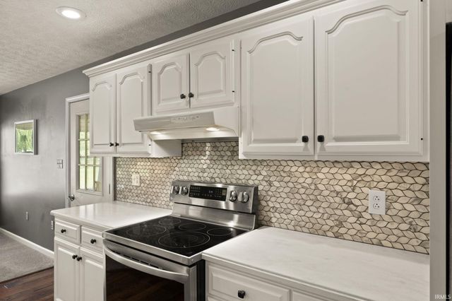 4 Orchard Road, Loogootee, IN 47553
