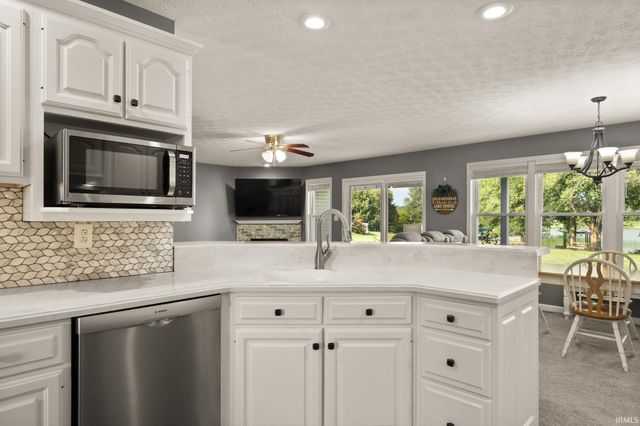 4 Orchard Road, Loogootee, IN 47553