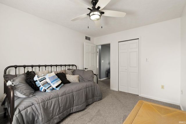 4 Orchard Road, Loogootee, IN 47553