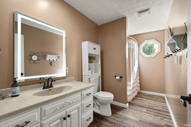 4 Orchard Road, Loogootee, IN 47553