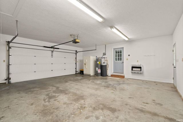 4 Orchard Road, Loogootee, IN 47553