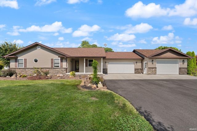 4 Orchard Road, Loogootee, IN 47553