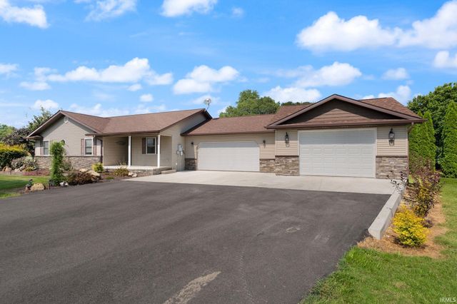 4 Orchard Road, Loogootee, IN 47553