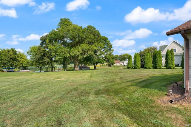4 Orchard Road, Loogootee, IN 47553