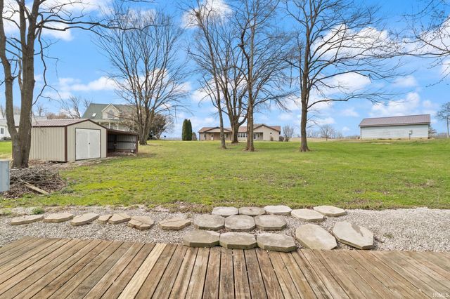 4 Orchard Road, Loogootee, IN 47553