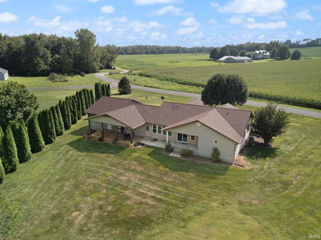 4 Orchard Road, Loogootee, IN 47553