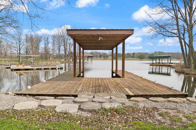 4 Orchard Road, Loogootee, IN 47553