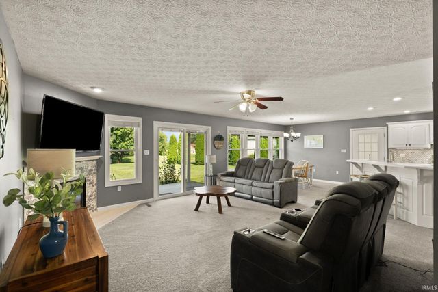 4 Orchard Road, Loogootee, IN 47553