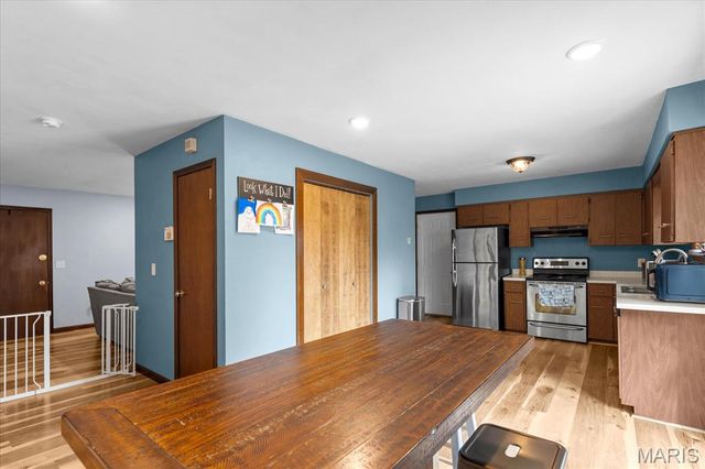 414 Parkview Drive, Lebanon, IL 62254