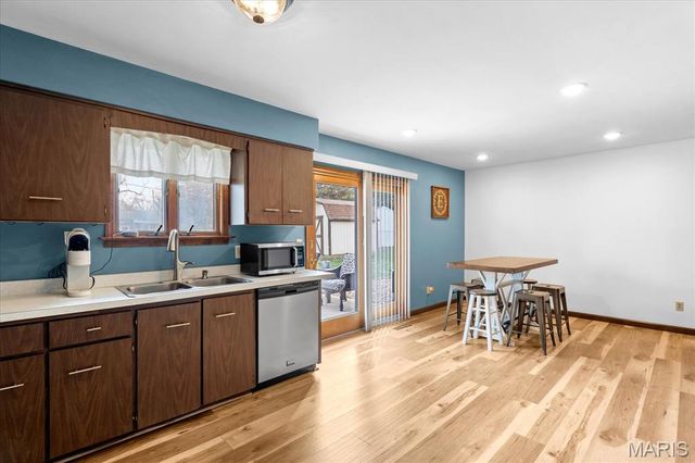 414 Parkview Drive, Lebanon, IL 62254