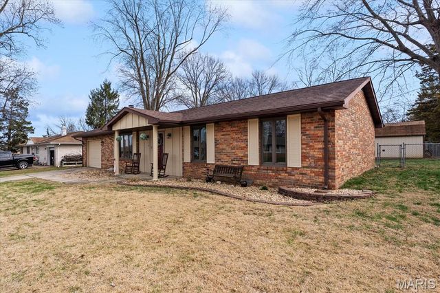 414 Parkview Drive, Lebanon, IL 62254