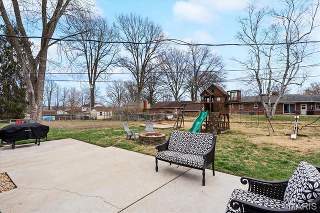 414 Parkview Drive, Lebanon, IL 62254