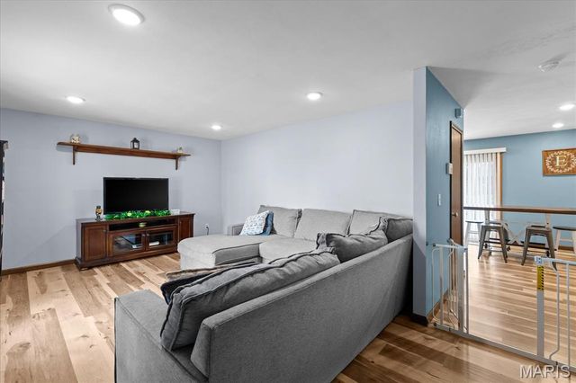 414 Parkview Drive, Lebanon, IL 62254