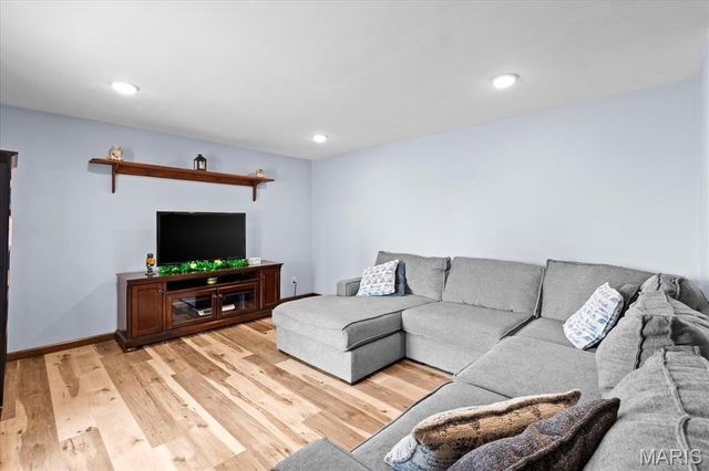 414 Parkview Drive, Lebanon, IL 62254