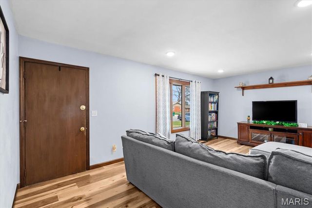 414 Parkview Drive, Lebanon, IL 62254