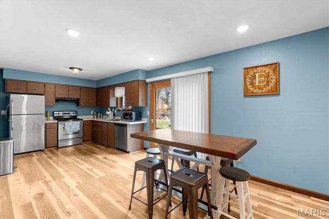 414 Parkview Drive, Lebanon, IL 62254