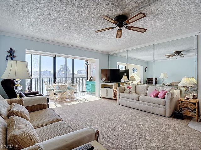 400 Lenell RD 107, Fort Myers Beach, FL 33931