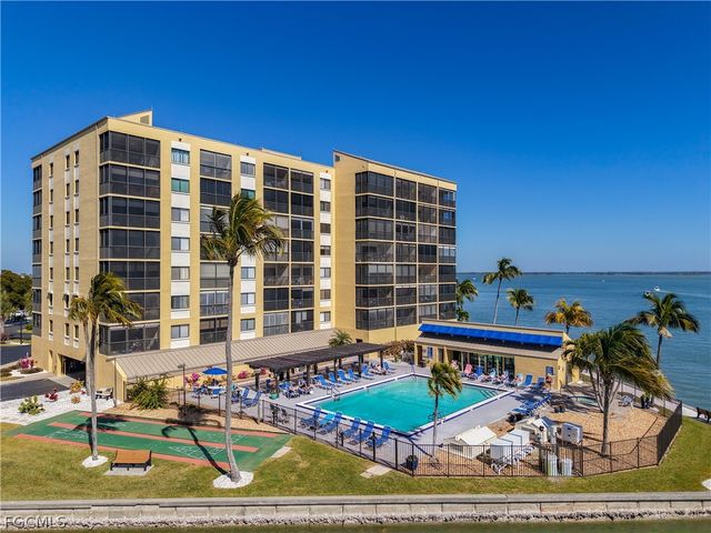 400 Lenell RD 107, Fort Myers Beach, FL 33931