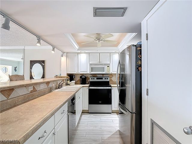 400 Lenell RD 107, Fort Myers Beach, FL 33931