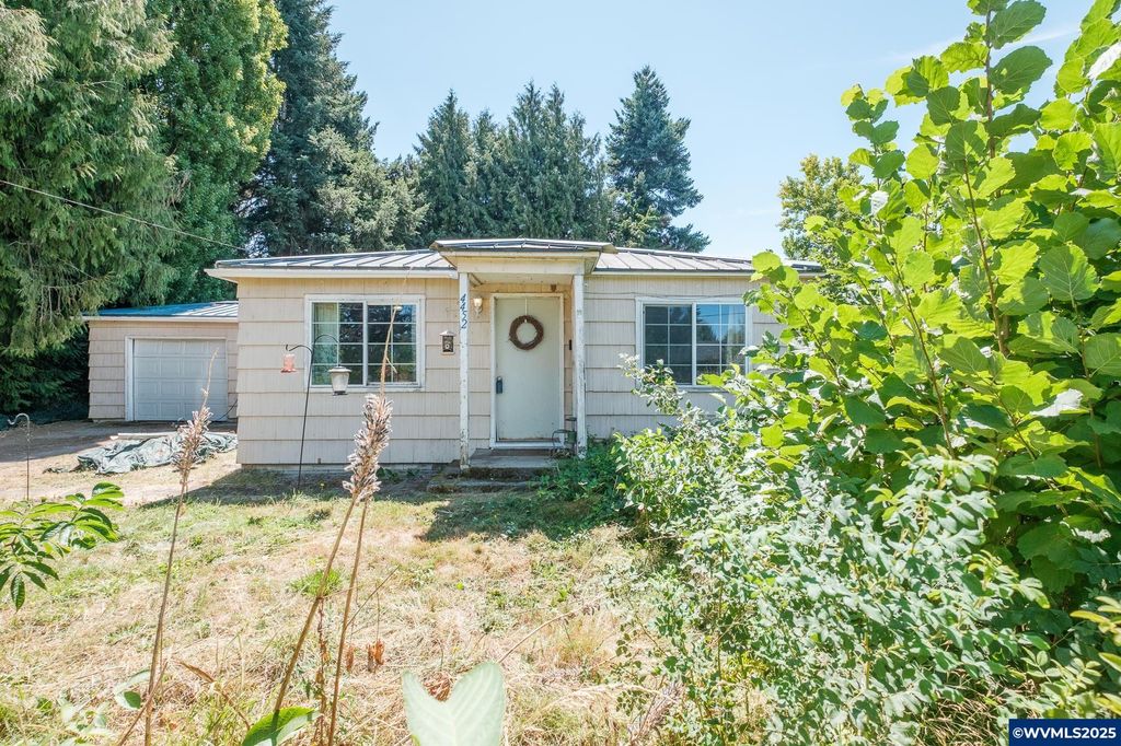 4452 Dover Av NE, Salem, OR 97305