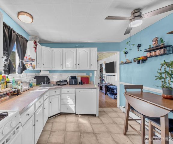 26 Sidney Avenue, Spotswood, NJ 08884