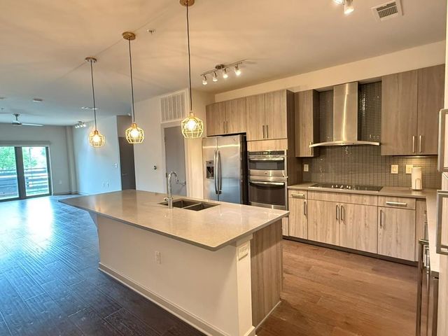 3600 S Lamar BLVD 200, Austin, TX 78704