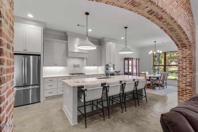 136 Trails End, Flora, MS 39071