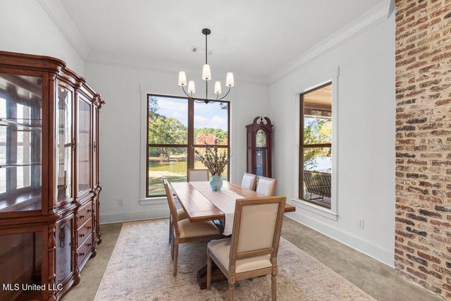 136 Trails End, Flora, MS 39071